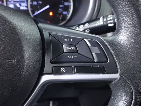 Used 2020 Nissan Kicks S image 13