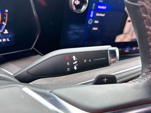 Used 2025 Chevrolet Tahoe Premier image 22