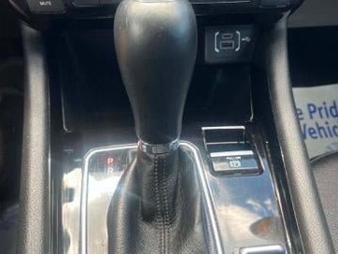 Used 2025 Jeep Compass Limited AWD/4WD image 8