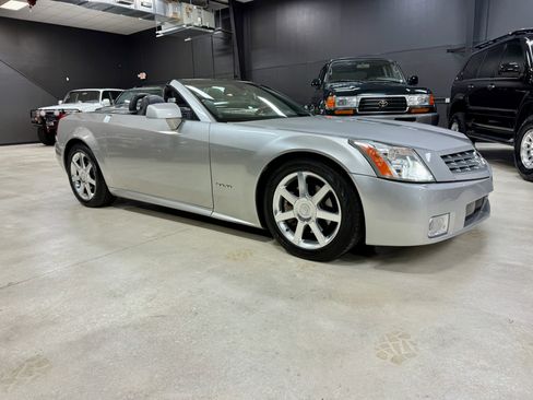 Used 2006 Cadillac XLR image 6