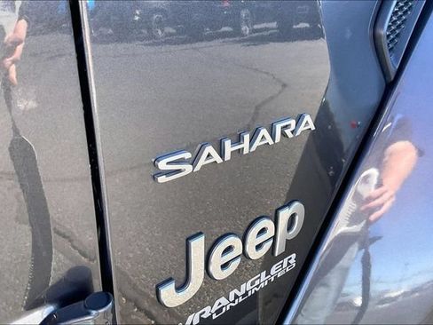 Used 2021 Jeep Wrangler Unlimited Sahara AWD/4WD image 33