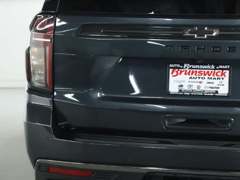 Used 2022 Chevrolet Tahoe Z71 w/ Z71 Off-Road Package AWD/4WD image 46