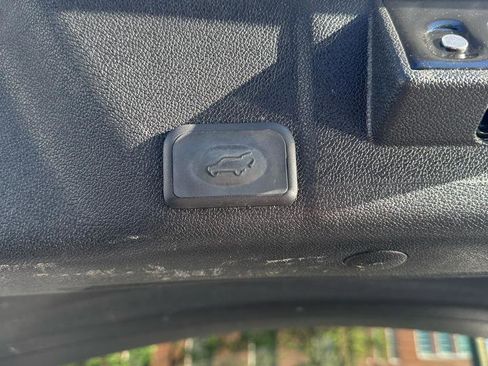 Used 2017 GMC Acadia Limited SLT image 27