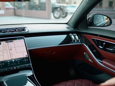 Used 2022 Mercedes-Benz S 580 4MATIC Sedan image 12