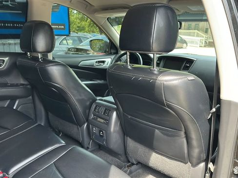 Used 2018 Nissan Pathfinder SL AWD/4WD image 19