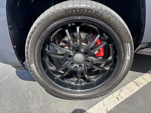 Used 2008 GMC Yukon Denali AWD/4WD image 10