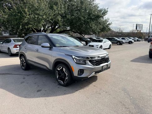 Used 2024 Kia Seltos SX w/ SX Sunroof Package image 7