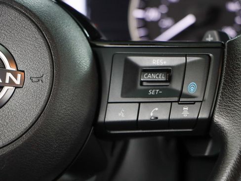 Used 2022 Nissan Rogue SV AWD/4WD image 14