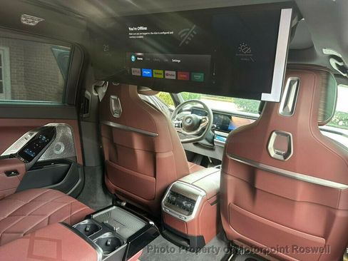 Used 2023 BMW i7 xDrive60 w/ Executive Package 2 image 26