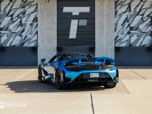 Used 2022 McLaren 765LT RWD image 11
