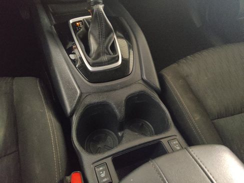 Used 2020 Nissan Rogue SV FWD image 26
