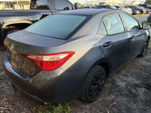 Used 2017 Toyota Corolla LE FWD image 9