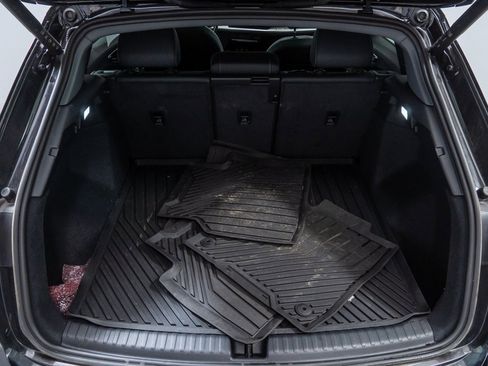 Used 2025 Audi Q4 e-tron Premium Plus w/ Premium Plus image 28