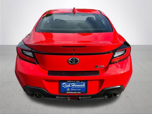 Used 2025 Toyota GR86 RWD image 8
