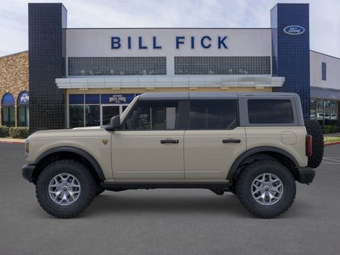 New 2025 Ford Bronco Badlands image 3