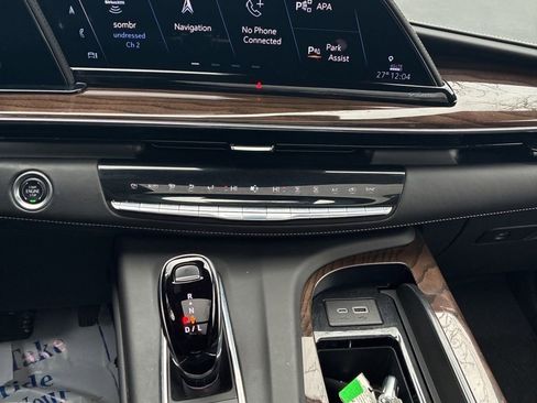 Used 2024 Cadillac Escalade Premium Luxury Platinum image 12