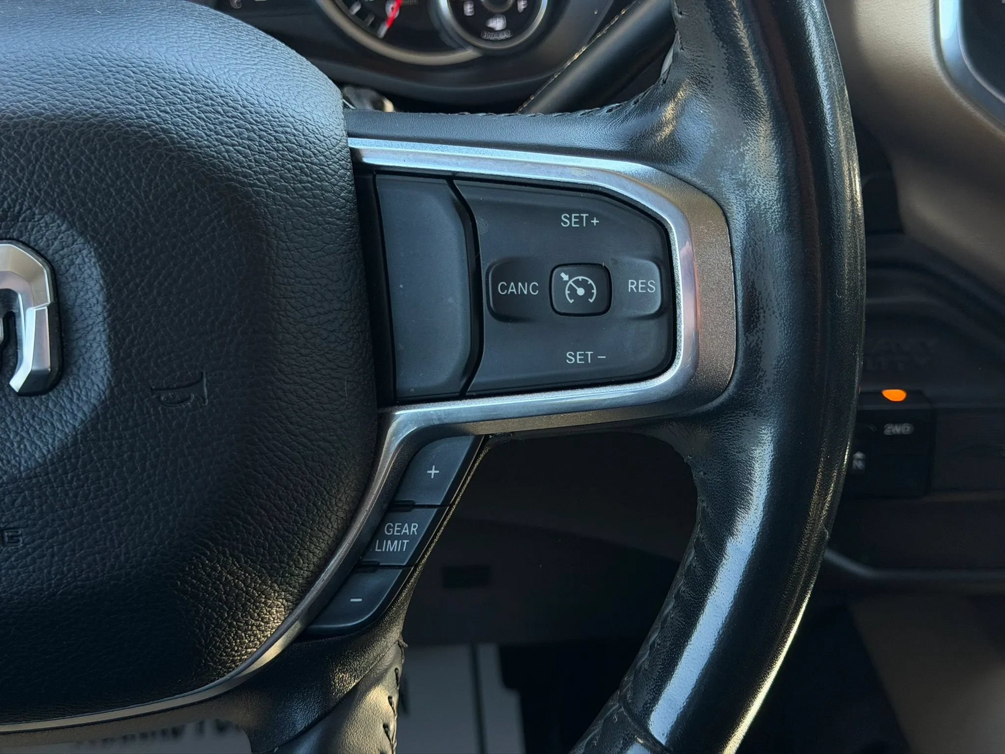 Used 2023 RAM 2500 Laramie AWD/4WD image 30