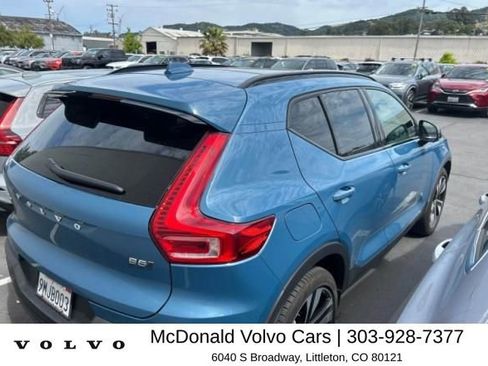 Used 2024 Volvo XC40 B5 Plus w/ Protection Package Premier image 3