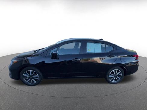 Used 2025 Nissan Versa SV FWD image 9