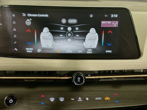 Used 2023 Nissan Ariya FWD image 24