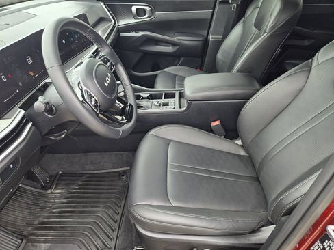 Used 2025 Kia Sorento S image 11