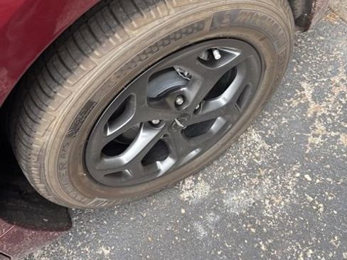 Used 2023 Chrysler Pacifica Touring-L w/ S Appearance Package image 20