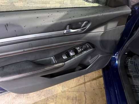 Certified 2023 Nissan Altima 2.5 SR w/ SR Premium Package FWD image 10