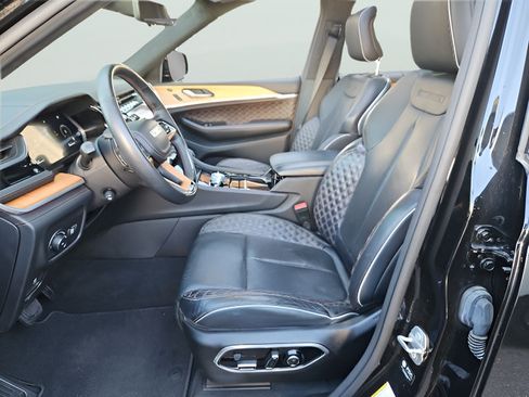 Used 2022 Jeep Grand Cherokee Summit AWD/4WD image 19