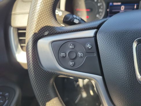 Used 2024 GMC Terrain SLE FWD image 18