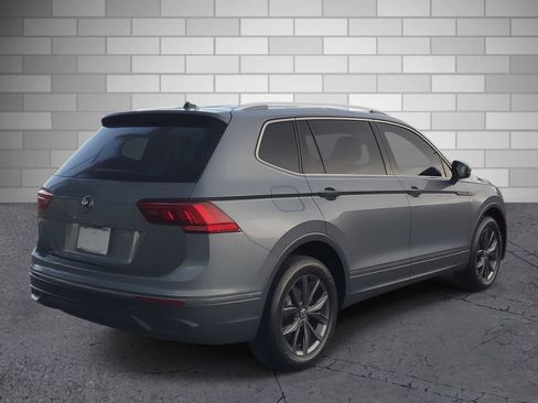 Used 2023 Volkswagen Tiguan SE FWD image 5