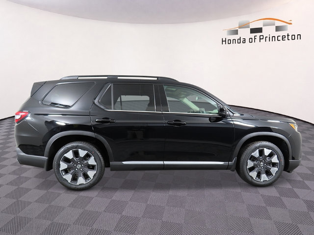 New 2026 Honda Pilot Elite image 2
