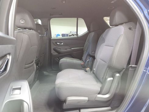 Used 2023 Chevrolet Traverse LT image 34