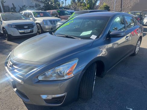 Used 2015 Nissan Altima 2.5 S w/ Power Driver Seat Package image 2