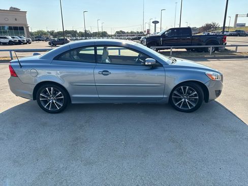 Used 2011 Volvo C70 T5 w/ Convenience Pkg FWD image 11