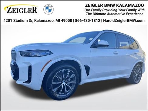 New 2026 BMW X5 xDrive40i w/ M Sport Package image 1