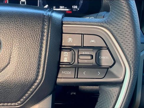 Used 2025 Toyota Tacoma TRD Sport AWD/4WD image 24