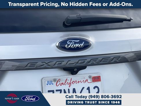 Used 2017 Ford Explorer XLT w/ Equipment Group 202A image 8