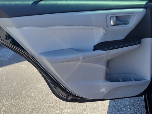 Used 2017 Toyota Camry XLE w/ Moonroof Package image 14