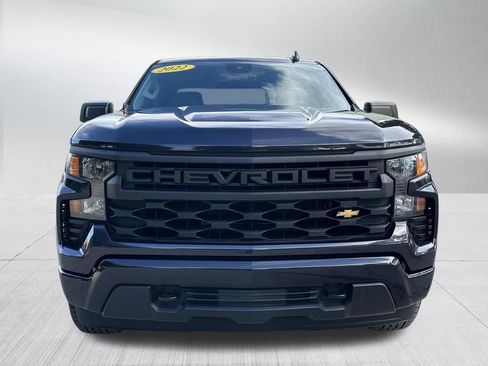 Used 2022 Chevrolet Silverado 1500 Custom RWD image 2
