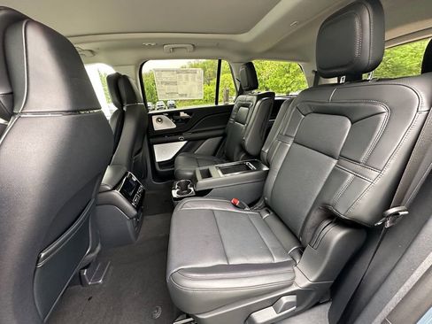 New 2026 Lincoln Aviator Reserve w/ Luxury Package AWD/4WD image 17