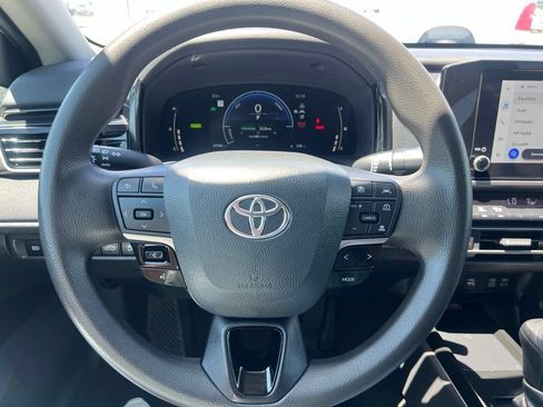 Used 2025 Toyota Camry LE FWD image 54