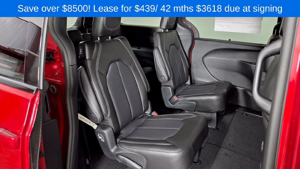 New 2026 Chrysler Pacifica Select FWD image 32