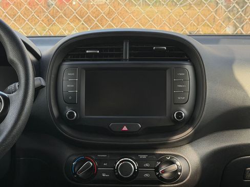 Used 2025 Kia Soul LX w/ LX Technology Package image 20