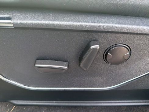 Used 2024 Ford F150 Lariat w/ FX4 Off-Road Package image 11