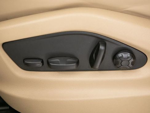 Certified 2023 Porsche Cayenne AWD/4WD image 23