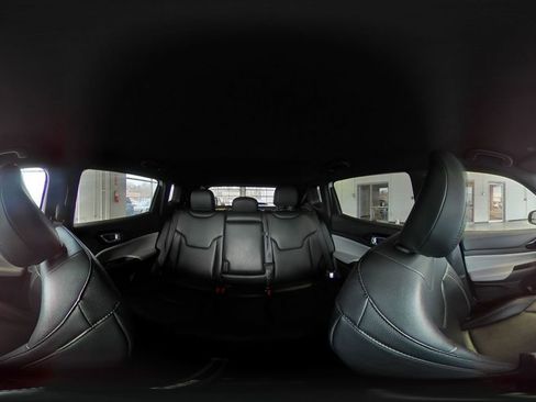 Used 2025 Jeep Compass Limited image 48