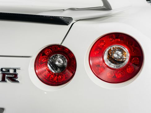 Used 2009 Nissan GT-R Premium image 13