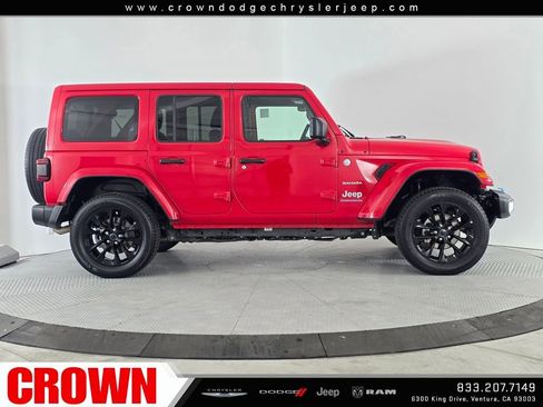 Used 2024 Jeep Wrangler Unlimited Sahara image 8