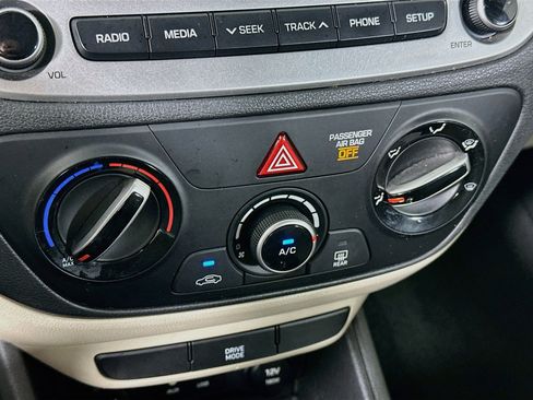 Used 2018 Hyundai Accent SE FWD image 23