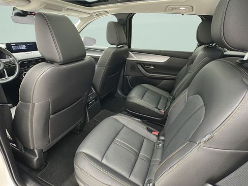 Used 2024 MAZDA CX-90 Plug-In Hybrid w/ Premium Pkg AWD/4WD image 9